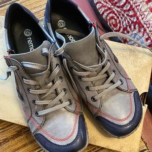 Remonte tie ups, EUC, Cute zipper detail. Size 41